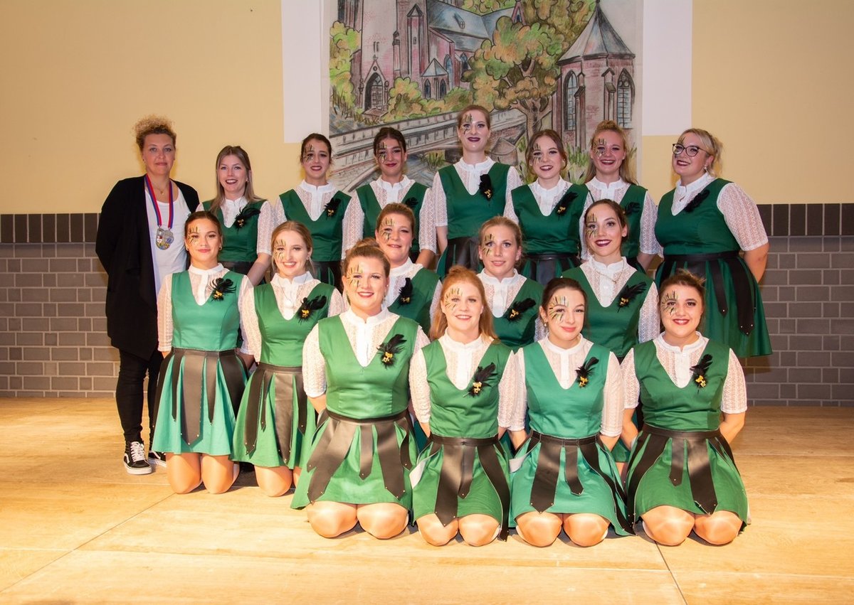Showtanzgruppe Featuring